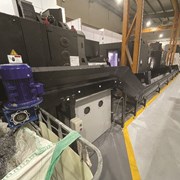 Inclined and flat chain conveyor